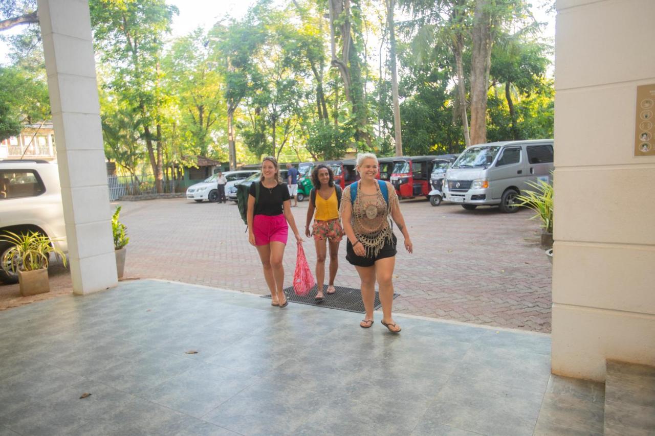 Hotel Eden Garden Sigiriya Exterior foto
